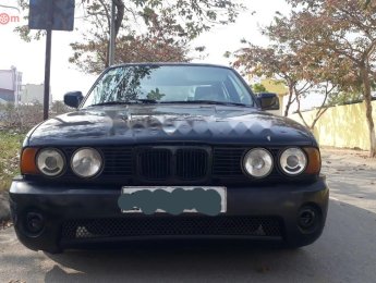 BMW 5 Series 525i 1996 - Bán ô tô BMW 5 Series 525i sản xuất 1996, màu đen, nhập khẩu, 86tr