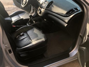 Kia Forte 2011 - Cần bán lại xe Kia Forte sản xuất năm 2011, màu bạc