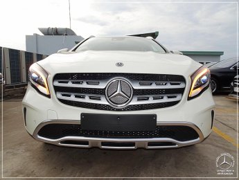 Mercedes-Benz GLA-Class   200 2019 - Ưu đãi sốc cuối năm chiếc xe Mercedes GLA 200, đời 2019, màu trắng - Săn xe - Giao nhanh