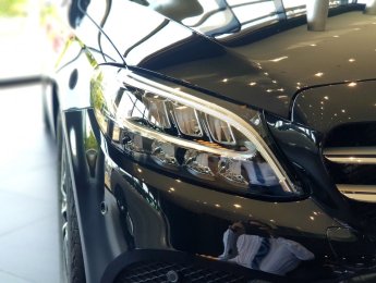 Mercedes-Benz C class 2019 - Bán nhanh chiếc xe hạng sang Mercedes-Benz C200, sản xuất 2019 - Hỗ trợ mua xe trả góp lãi suất thấp