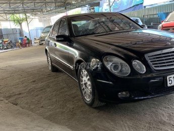 Mercedes-Benz E class 2004 - Bán Mercedes sản xuất 2004, màu đen, nhập khẩu xe gia đình, 286 triệu
