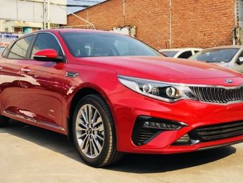 Kia Optima 2019 - Hỗ trợ giao xe nhanh toàn quốc chiếc xe Kia Optima Luxury 2.0AT, sản xuất 2019, màu đỏ, giá tốt