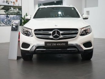 Mercedes-Benz GLC-Class 2019 - Ưu đãi lớn nhân dịp đầu năm chiếc xe Mercedes GLC250 4Matic, sản xuất 2019, xe nhập khẩu