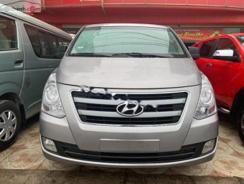 Hyundai Grand Starex 2016 - Bán ô tô Hyundai Grand Starex năm sản xuất 2016, màu xám, nhập khẩu, 715tr