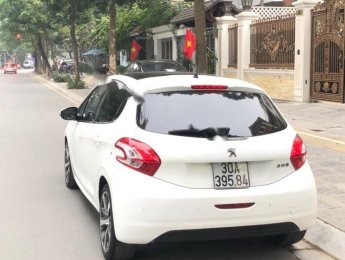 Peugeot 208 2014 - Cần bán gấp Peugeot 208 năm sản xuất 2014, màu trắng, nhập khẩu