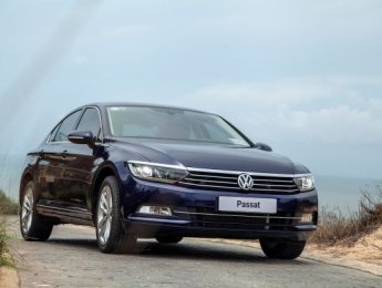 Volkswagen Passat BlueMotion High 2018 - Bán nhanh chiếc Volkswagen Passat BlueMotion High đời 2019, có sẵn xe giao nhanh