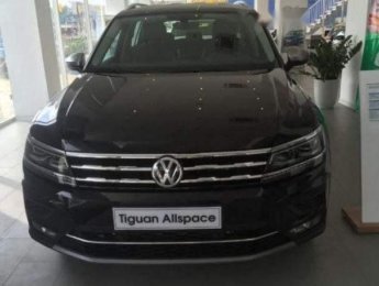 Volkswagen Tiguan   2018 - Cần bán Volkswagen Tiguan năm 2018, màu đen, xe nhập