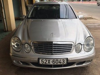 Mercedes-Benz E class   E200  2004 - Cần bán Mercedes E200 2004, màu bạc giá cạnh tranh