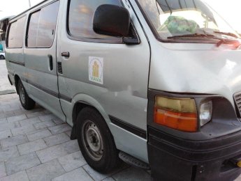 Toyota Hiace   2000 - Cần bán lại xe Toyota Hiace đời 2000, màu bạc xe gia đình, giá chỉ 28 triệu