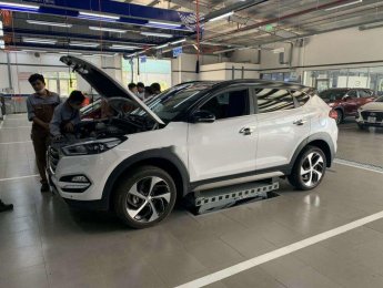 Hyundai Tucson 2018 - Bán Hyundai Tucson đời 2018, màu trắng