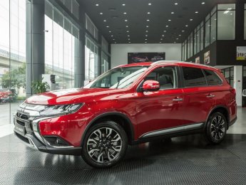 Mitsubishi Outlander 2.0 CVT 2020 - Bán xe Mitsubishi Outlander 2.0 CVT năm 2020, màu đỏ, giá 825tr