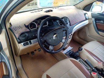 Chevrolet Aveo   2016 - Cần bán xe Chevrolet Aveo năm sản xuất 2016, màu bạc, giá 275tr
