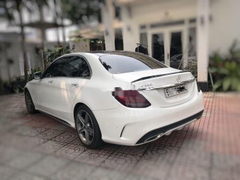 Mercedes-Benz C class   2019 - Cần bán Mercedes C300 đời 2019, màu trắng