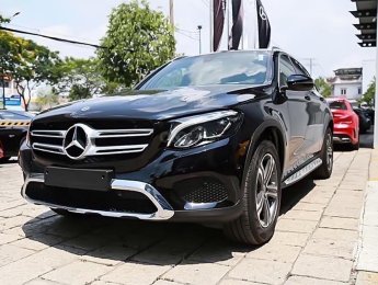 Mercedes-Benz GLC-Class GLC 200 2020 - Cần bán xe Mercedes GLC 200 năm 2020, màu đen, xe sẵn - giao ngay