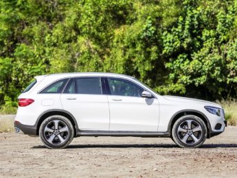 Mercedes-Benz GLC-Class GLC 200 2020 - Bán ô tô Mercedes GLC 200 năm sản xuất 2020, màu trắng