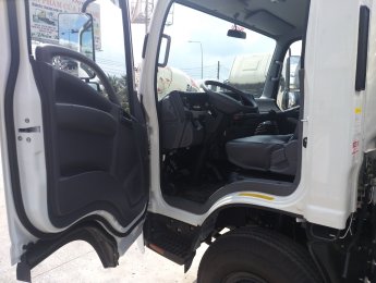Xe tải 2,5 tấn - dưới 5 tấn 2020 - Tải Isuzu NQR77ME4 màu trắng, xe nhập