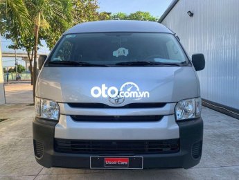 Toyota Hiace  MT   2016 - Bán Toyota Hiace MT sản xuất năm 2016, màu bạc, nhập khẩu nguyên chiếc
