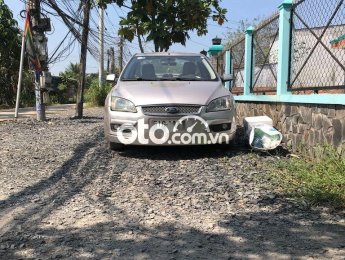 Ford Focus 2005 - Cần bán gấp Ford Focus đời 2005, màu bạc, nhập khẩu  