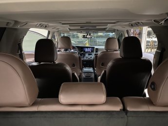 Toyota Sienna 2017 - Màu vàng cát, nhập khẩu