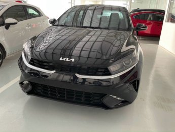 Kia K3   1.6 AT Luxury  2021 - Cần bán Kia K3 1.6 AT Luxury năm 2021, màu đen, giá 609tr