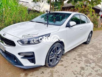 Kia Cerato MT 2019 - Bán Kia Cerato MT sản xuất 2019, màu trắng, giá tốt