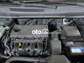 Kia Carens  EX MT  2015 - Cần bán Kia Carens EX MT sản xuất năm 2015, màu đen chính chủ, giá chỉ 280 triệu