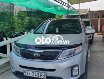 Kia Sorento 2WD 2.4 GATH  2015 - Cần bán Kia Sorento 2WD 2.4 GATH sản xuất năm 2015, màu bạc, 595tr