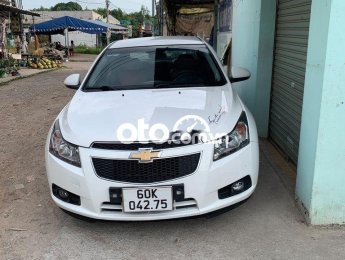 Chevrolet Cruze LT 2013 - Cần bán gấp Chevrolet Cruze LT sản xuất 2013, màu trắng