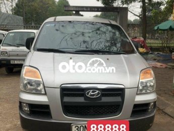Hyundai Starex  GRX 2004 - Bán Hyundai Starex GRX sản xuất 2004, màu bạc, xe nhập chính chủ giá cạnh tranh
