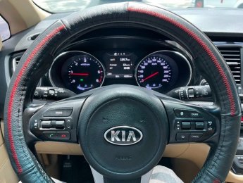 Kia VT250 2017 - Bán Kia Sedona 2.2DATH sản xuất 2017, màu đỏ, giá chỉ 795 triệu