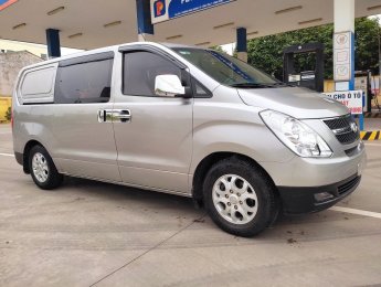 Hyundai Grand Starex 2011 - Bán Hyundai Grand Starex 2.4MT năm 2011, màu bạc, nhập khẩu Hàn Quốc
