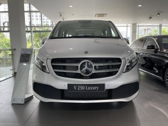 Mercedes-Benz V-Class V250 LUXURY 2022 - Mercedes-Benz V 250 Luxury Màu Bạc Cọc Sớm Giao Ngay - 0901 078 222 Quang Mercedes Phú Mỹ Hưng