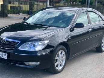 Toyota Camry 2005 - Màu đen số sàn