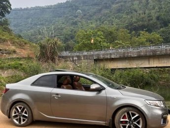 Kia Koup 2010 - Màu xám giá cạnh tranh