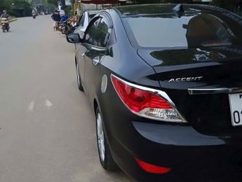 Hyundai Accent 2013 - Màu đen số sàn