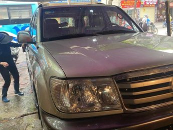 Toyota Land Cruiser 2006 - Xe màu bạc