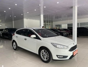 Ford Focus 2018 - Màu trắng, xe nhập