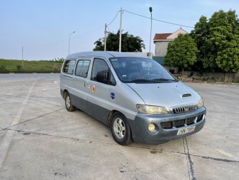 Hyundai Starex 2002 - Màu bạc