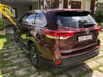 Toyota Highlander 2017 - Màu đỏ, nhập khẩu nguyên chiếc