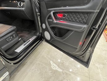 Bentley Bentayga 2019 - Xe màu đen - Giá thương lượng