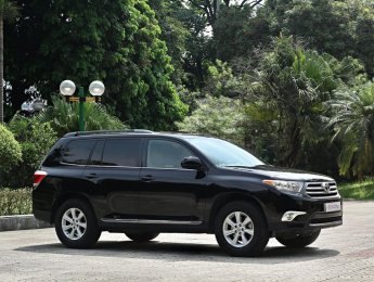 Toyota Highlander 2012 - Màu đen, nhập khẩu