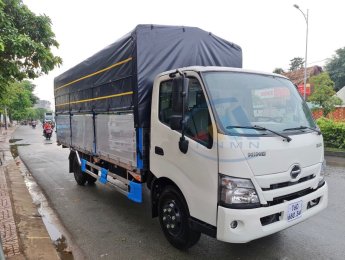 Hino 300 Series 2022 - XZU730L tải chở 4990kg - Xe có sẵn - Thùng đóng theo yêu cầu khách hàng