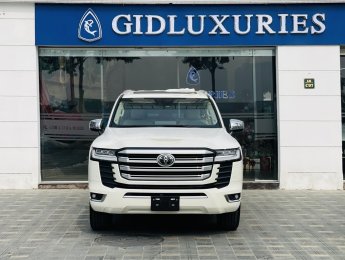 Toyota Land Cruiser 2022 - Màu trắng, nhập khẩu