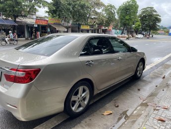 Toyota Camry 2013 - Màu vàng, xe nhập