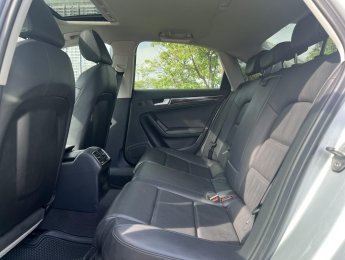Audi A4 2011 - Màu bạc, nhập khẩu nguyên chiếc