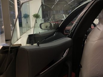 Maserati Ghibli 2020 - Nhập khẩu chính hãng 1 chiếc duy nhất tại showroom, màu trắng ngọc trai, nội thất đỏ cực đẹp