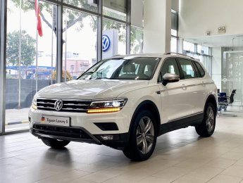 Volkswagen Tiguan 2023 - màu trắng khuyến mãi 100% trước bạ + 5 năm bảo dưỡng cho khách liên hệ Ms Minh Thư