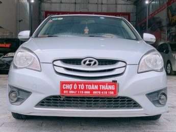 Hyundai Verna 2010 - Xe màu bạc