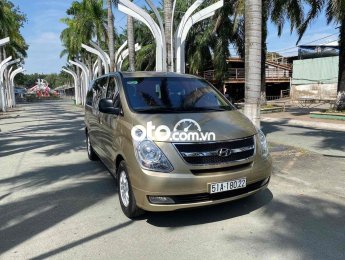 Hyundai Grand Starex 2011 - Màu vàng, xe nhập chính chủ