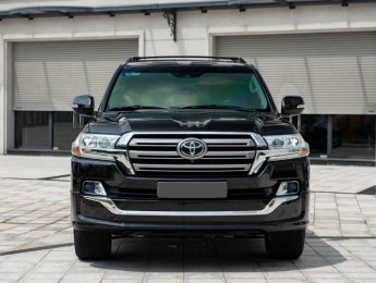 Toyota Land Cruiser 2018 - Màu đen, nhập khẩu nguyên chiếc